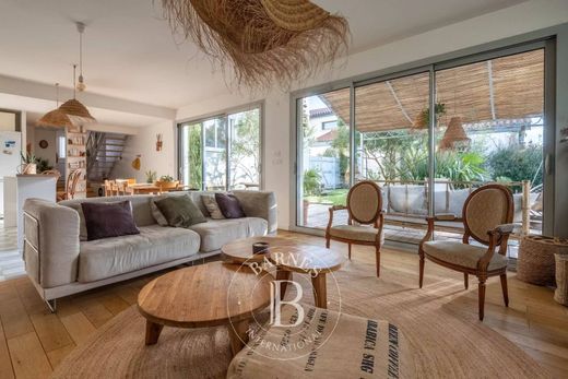 Casa di lusso a Tassin-la-Demi-Lune, Rhône