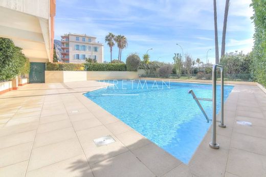 Apartment / Etagenwohnung in Menton, Alpes-Maritimes