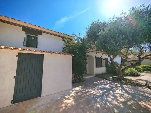 Appartement à Roquebrune-sur-Argens, Var