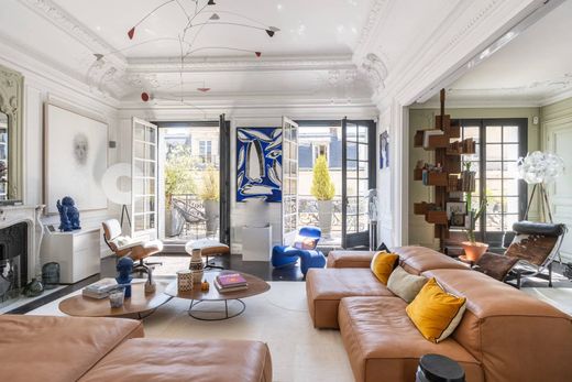 Duplex in Monceau, Courcelles, Ternes, Paris