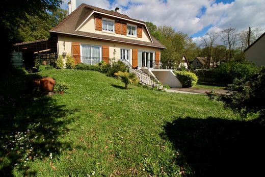 Casa di lusso a Jouars-Pontchartrain, Yvelines