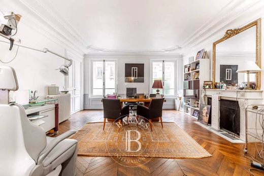 Apartment / Etagenwohnung in Champs-Elysées, Madeleine, Triangle d’or, Paris