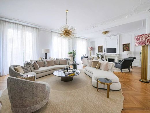 Apartment in La Muette, Auteuil, Porte Dauphine, Paris