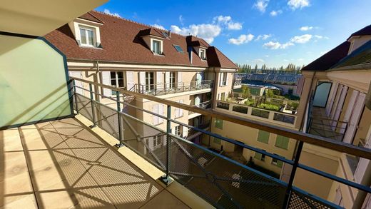 Apartment in Maisons-Laffitte, Yvelines