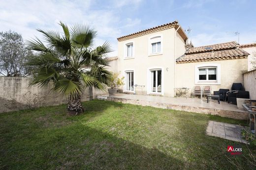 Luxe woning in Aigues-Mortes, Gard