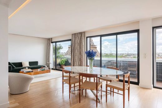 Apartment / Etagenwohnung in Tour Eiffel, Invalides – Ecole Militaire, Saint-Thomas d’Aquin, Paris