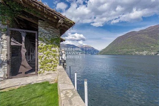 Villa in Brienno, Provincia di Como
