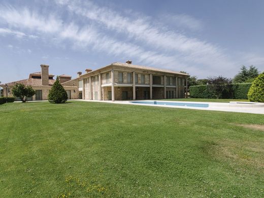 Boadilla Del Monte Villas Y Casas De Lujo En Venta Viviendas Exclusivas Municipio De Boadilla Del Monte Luxuryestate Com