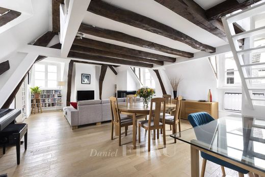 Apartment in Saint-Germain, Odéon, Monnaie, Paris