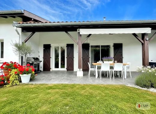 Luxury home in Villefranque, Pyrénées-Atlantiques