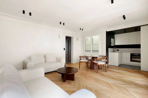 Apartment / Etagenwohnung in Chatelet les Halles, Louvre-Tuileries, Palais Royal, Paris