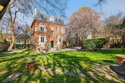 Casa de lujo en Sèvres, Altos de Sena