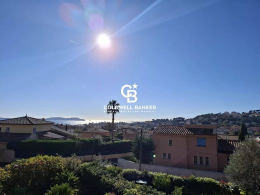 Apartment in Carqueiranne, Var