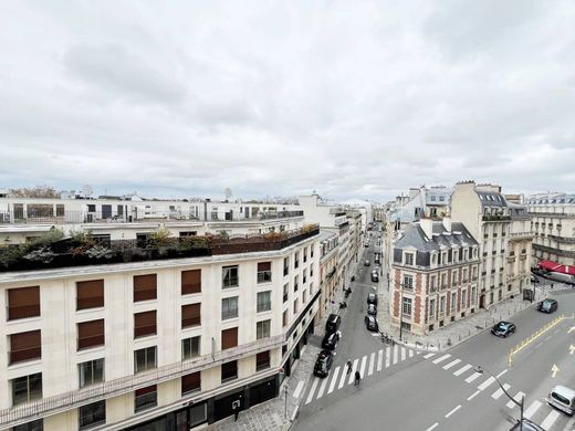 Apartment in Champs-Elysées, Madeleine, Triangle d’or, Paris