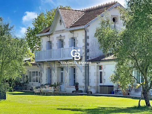 Luxury home in Mortagne-sur-Gironde, Charente-Maritime