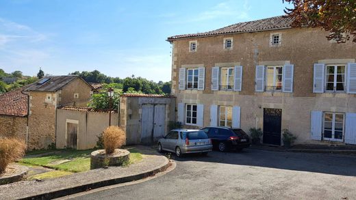 호화 저택 / Charroux, Vienne