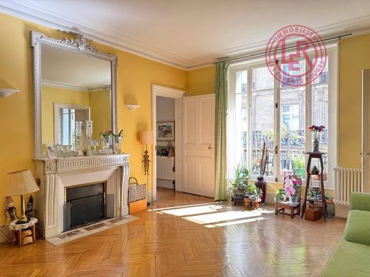 Appartement à Saint-Germain, Odéon, Monnaie, Paris