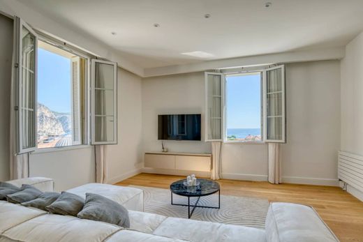 Apartment / Etagenwohnung in Beaulieu-sur-Mer, Alpes-Maritimes