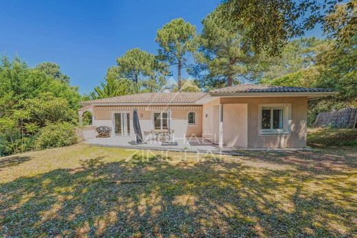 Luxury home in Pyla sur Mer, Gironde