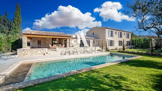 Maussane-les-Alpilles, Bouches-du-Rhôneのカントリー風またはファームハウス