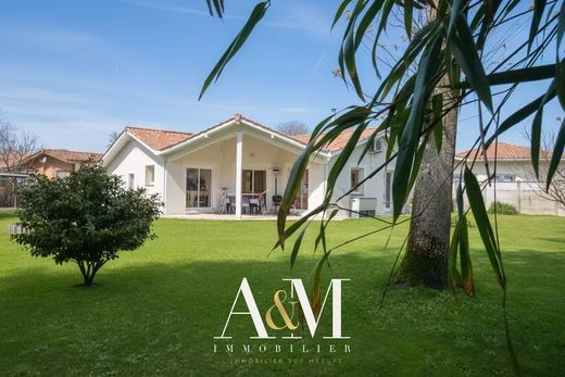 Audenge, Girondeの高級住宅