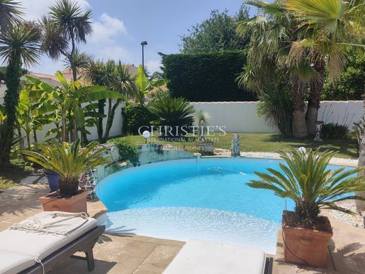 Casa di lusso a Lagord, Charente-Maritime