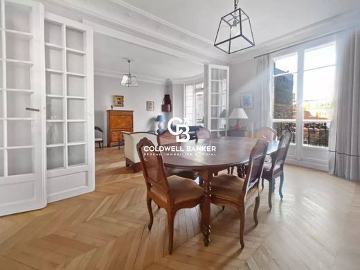 Apartment in Neuilly-sur-Seine, Hauts-de-Seine