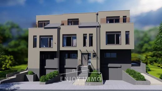 Luxus-Haus in Strassen, Canton de Luxembourg