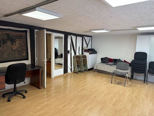 Apartment in Canal Saint Martin, Château d’Eau, Porte Saint-Denis, Paris