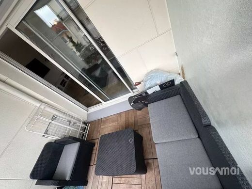 Appartement in Puteaux, Hauts-de-Seine