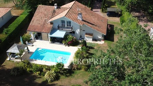 Luxus-Haus in Saint-Sulpice, Gironde