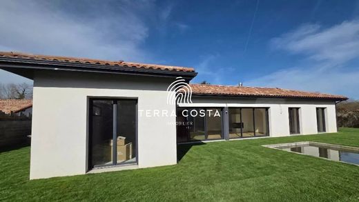 Luxury home in Bénesse-Maremne, Landes