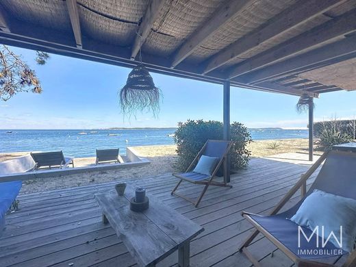Villa in Lège-Cap-Ferret, Gironde
