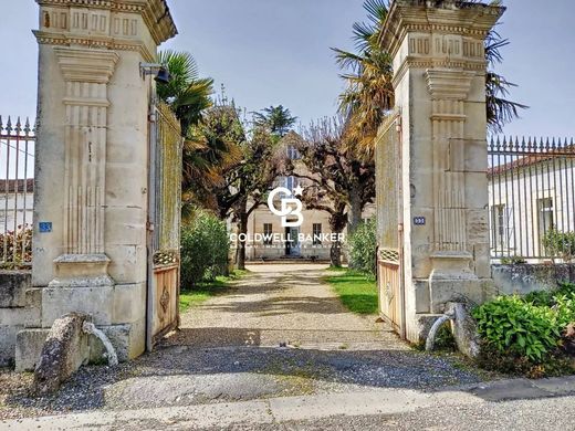 Maison de luxe à Cravans, Charente-Maritime