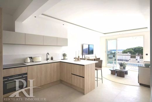 Apartment / Etagenwohnung in Cannes, Alpes-Maritimes