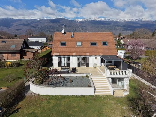 Luxury home in Saint-Genis-Pouilly, Ain
