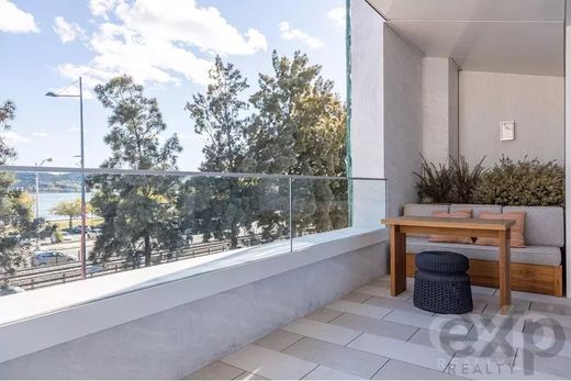 Duplex a Lisbona, Lisbon