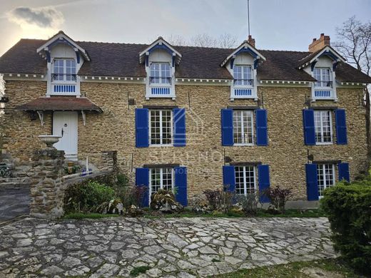 Fontenay-Trésigny, Seine-et-Marneの高級住宅