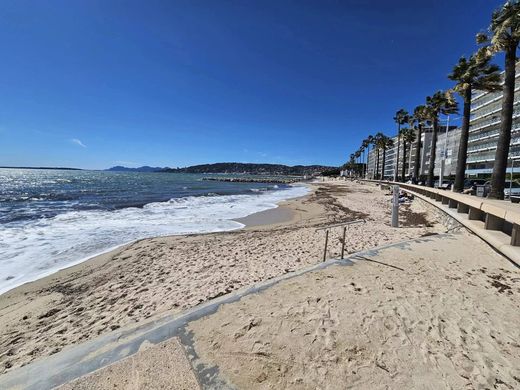 Appartement à Juan-les-Pins, Alpes-Maritimes