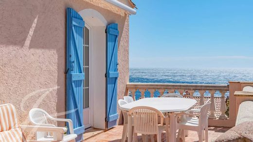 Luxe woning in Agay, Var