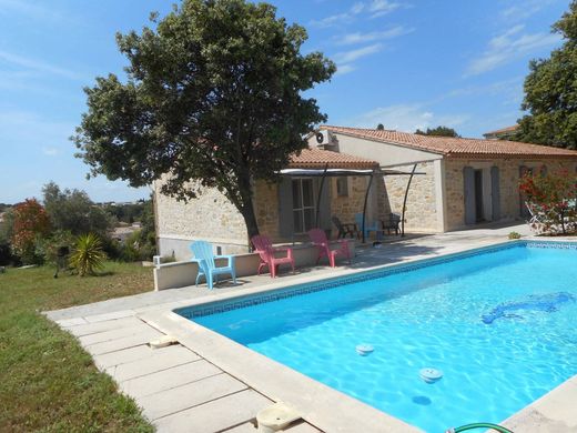 Luksusowy dom w Saint-Gilles, Gard