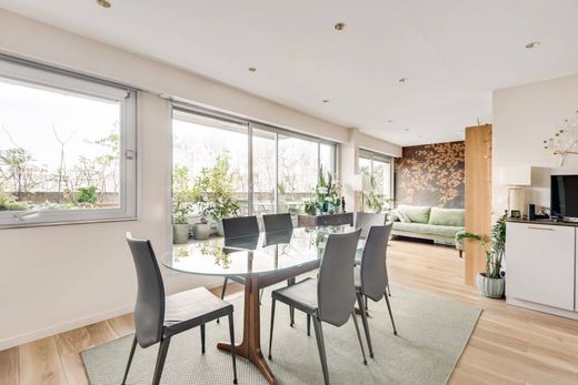 Apartment / Etagenwohnung in Neuilly-sur-Seine, Hauts-de-Seine