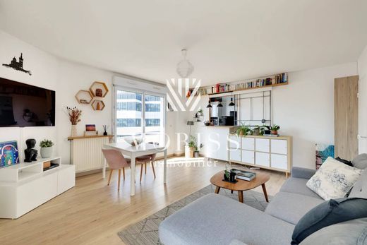 Apartment / Etagenwohnung in Levallois-Perret, Hauts-de-Seine