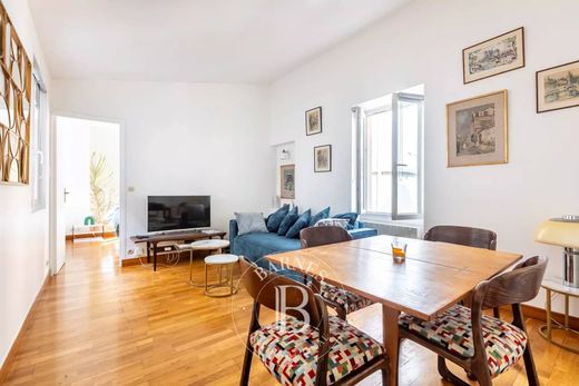 Apartment in Champs-Elysées, Madeleine, Triangle d’or, Paris