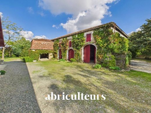 Luxury home in Tilh, Landes