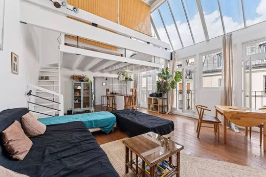 Apartment in Saint-Germain, Odéon, Monnaie, Paris