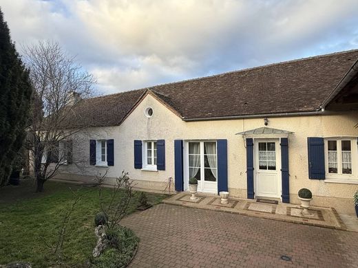 Luxury home in Villeneuve-la-Guyard, Yonne