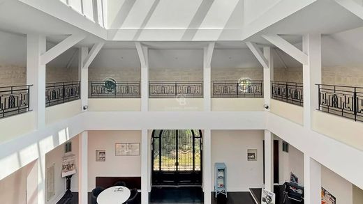 Villa in Maisons-Laffitte, Yvelines