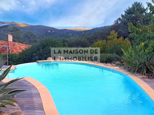 빌라 / Sainte-Lucie de Porto-Vecchio, South Corsica