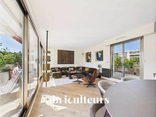 Apartment in La Muette, Auteuil, Porte Dauphine, Paris